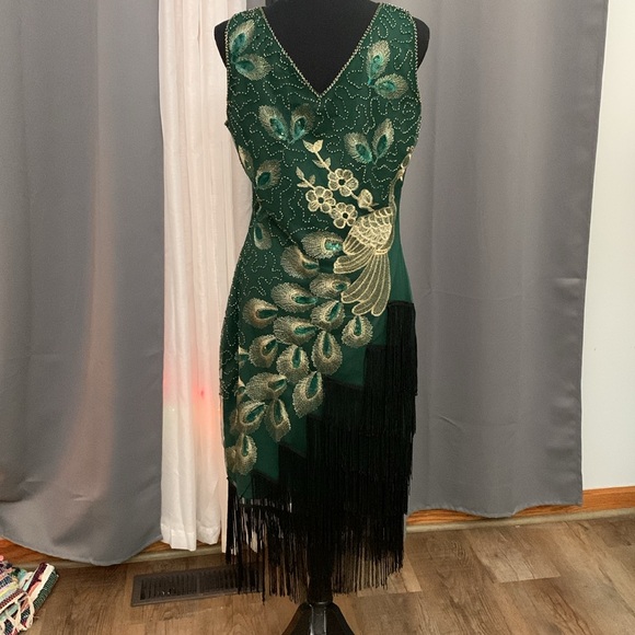 Dress - Picture 6 of 8